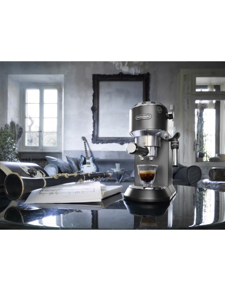 ec685bk-dedica-macch-caffe-1300w-15bar-nera-6.jpg