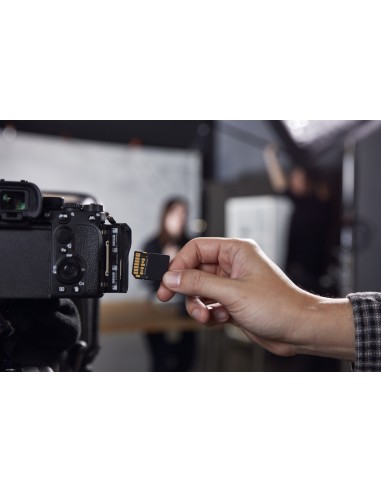 128gb-canvas-react-plus-sdxc-u3-v60-6.jpg