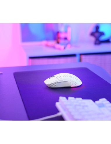 trust-mouse-gxt-929w-helox-gaming-wirele25390-gxt-929w-helox-ultra-lightweight-wireless-6.jpg