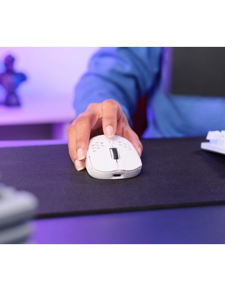 trust-mouse-gxt-929w-helox-gaming-wirele25390-gxt-929w-helox-ultra-lightweight-wireless-10.jpg